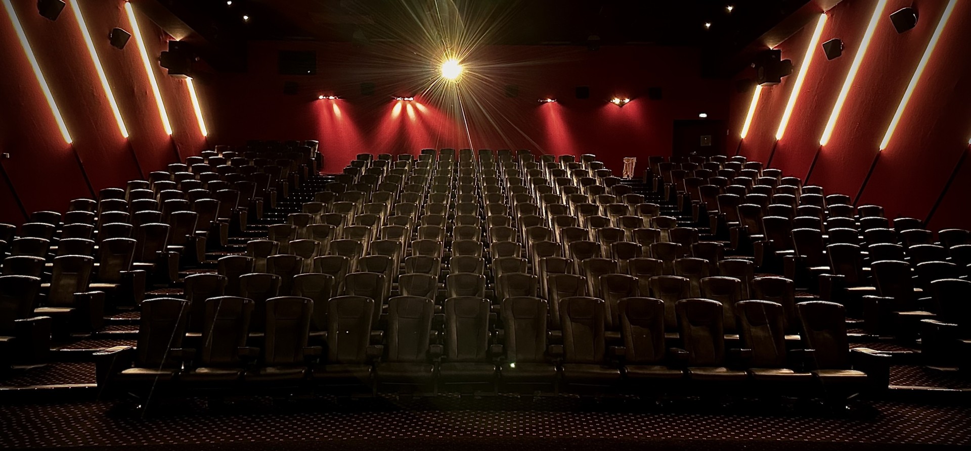 Cinéma MEGARAMA Ecole-Valentin Cinéma MEGARAMA Ecole-Valentin
